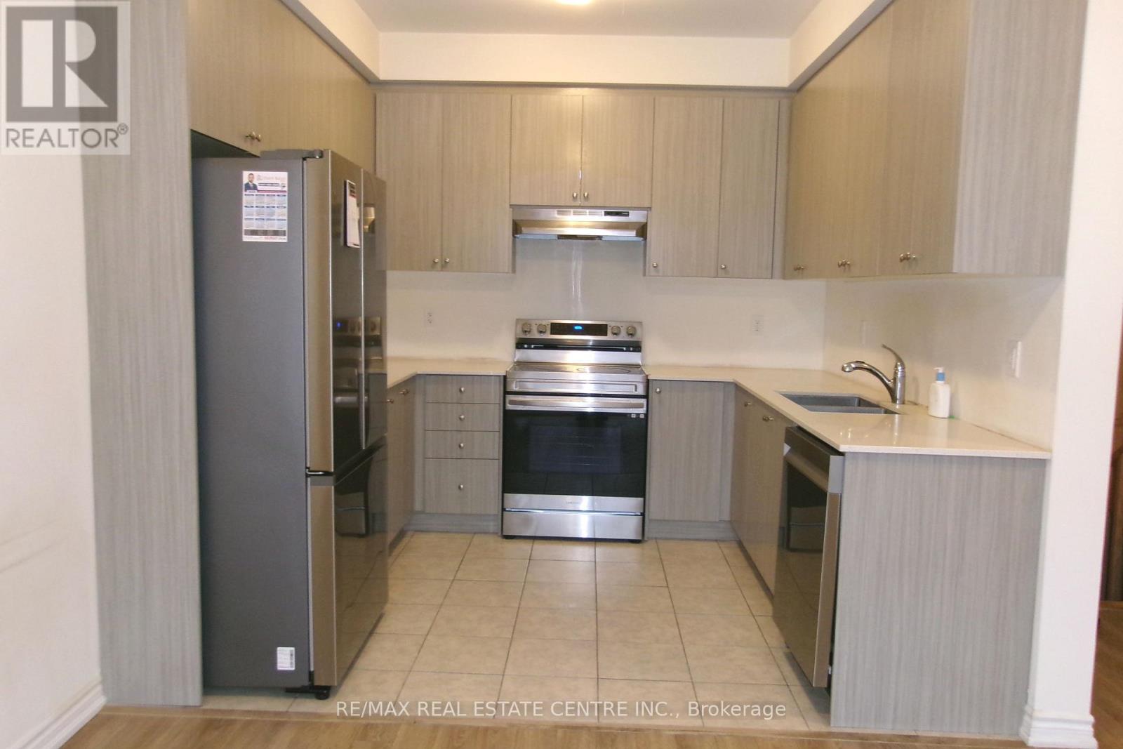 # 2 - 68 First Street, Orangeville, Ontario  L9W 2E4 - Photo 4 - W12721824