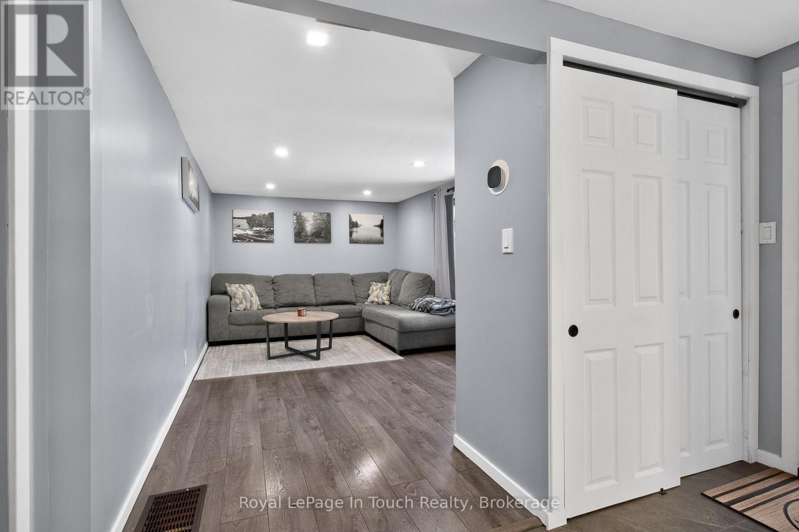 129 First Avenue, Tay, Ontario  L0K 1R0 - Photo 10 - S12721386