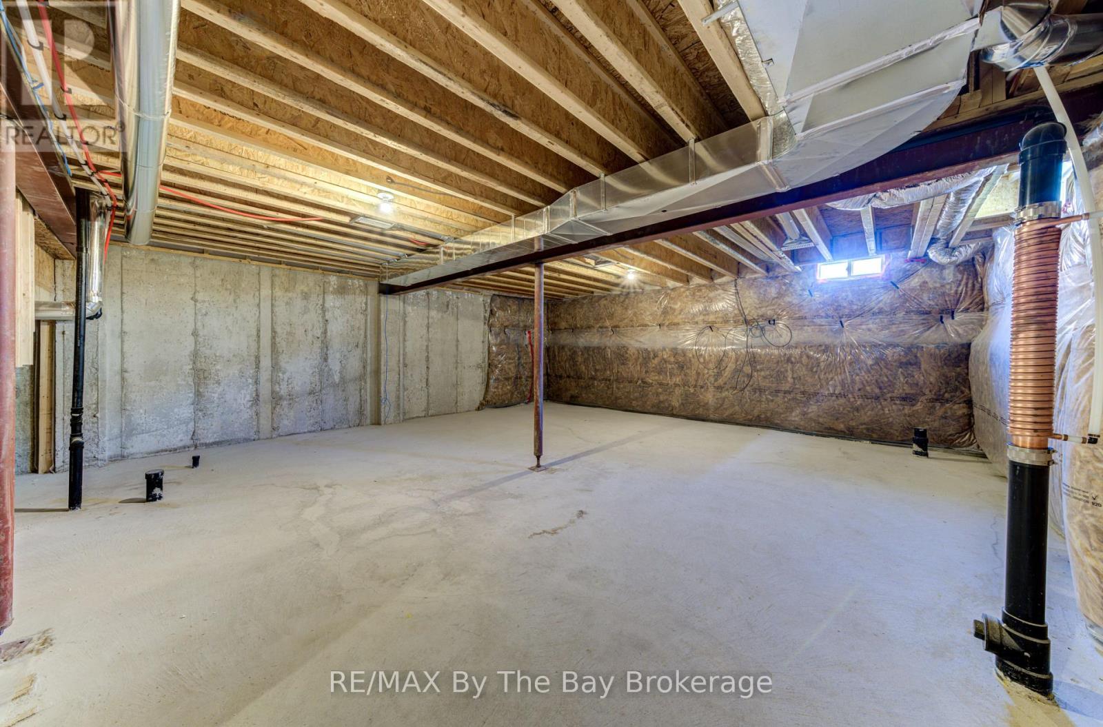 21 Lisa Street, Wasaga Beach, Ontario  L9Z 1J9 - Photo 43 - S12429822