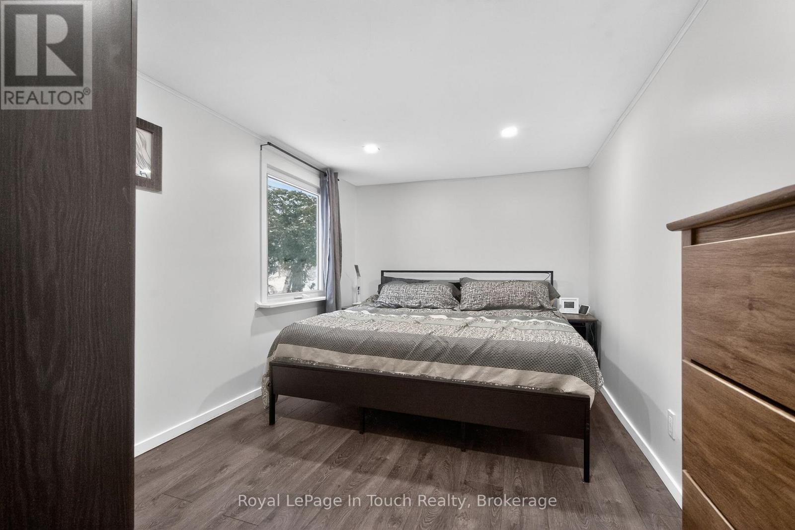 129 First Avenue, Tay, Ontario  L0K 1R0 - Photo 12 - S12721386