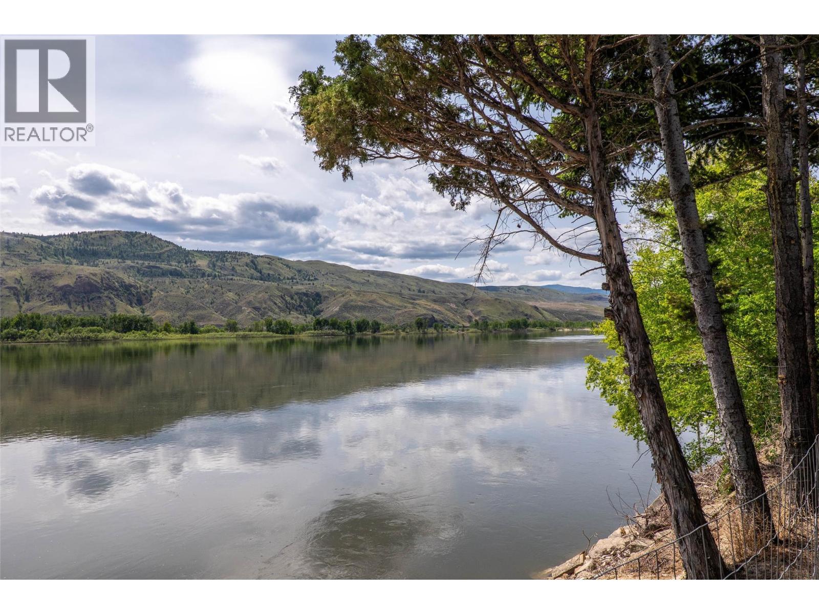 721 Strauss Street, Kamloops, British Columbia  V2B 5R7 - Photo 3 - 10373494