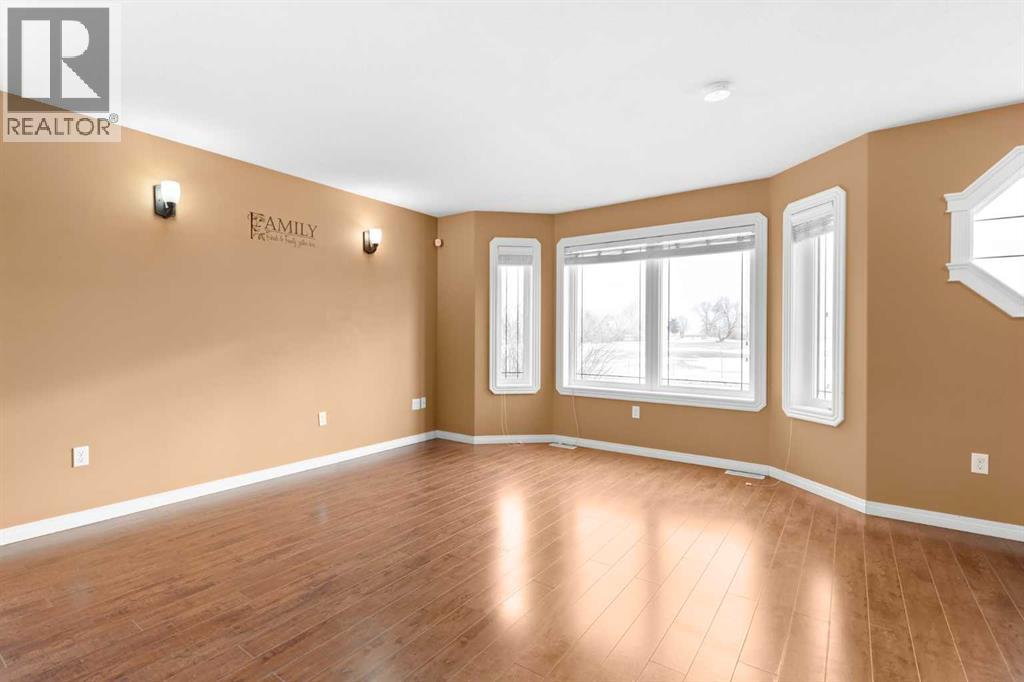 937 Main Street S, Redcliff, Alberta  T0J 2P0 - Photo 5 - A2275034