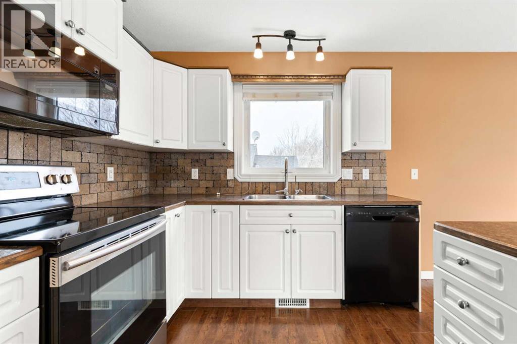 937 Main Street S, Redcliff, Alberta  T0J 2P0 - Photo 10 - A2275034