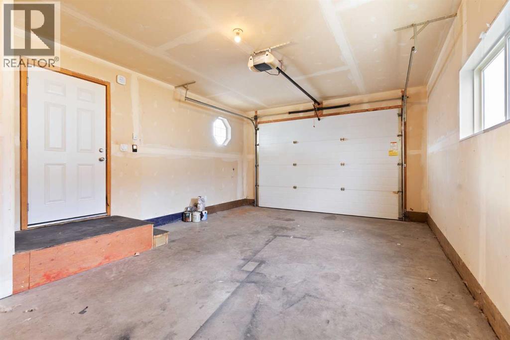 937 Main Street S, Redcliff, Alberta  T0J 2P0 - Photo 34 - A2275034