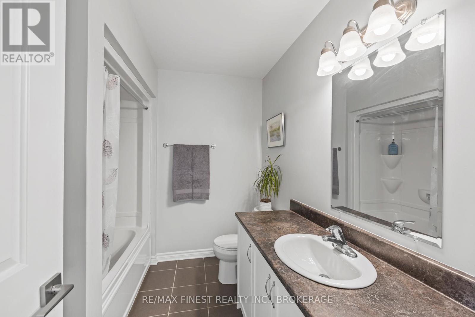 38 Tegan Court, Loyalist, Ontario  K0H 2H0 - Photo 35 - X12721908