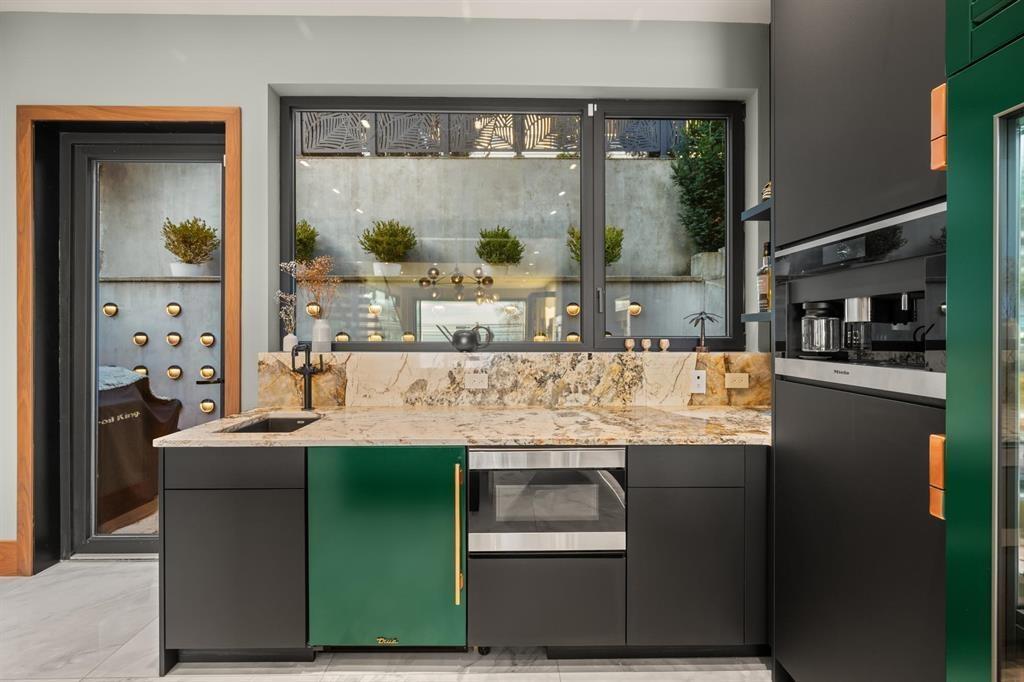 14555 Marine Drive, White Rock, British Columbia  V4B 1B5 - Photo 16 - R3081996