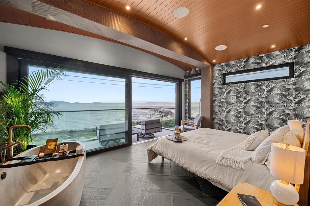 14555 MARINE DRIVE, White Rock, British Columbia