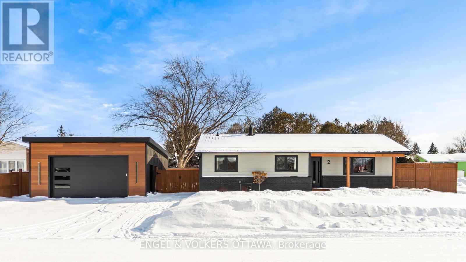 2 DAVIES COURT, Ottawa, Ontario