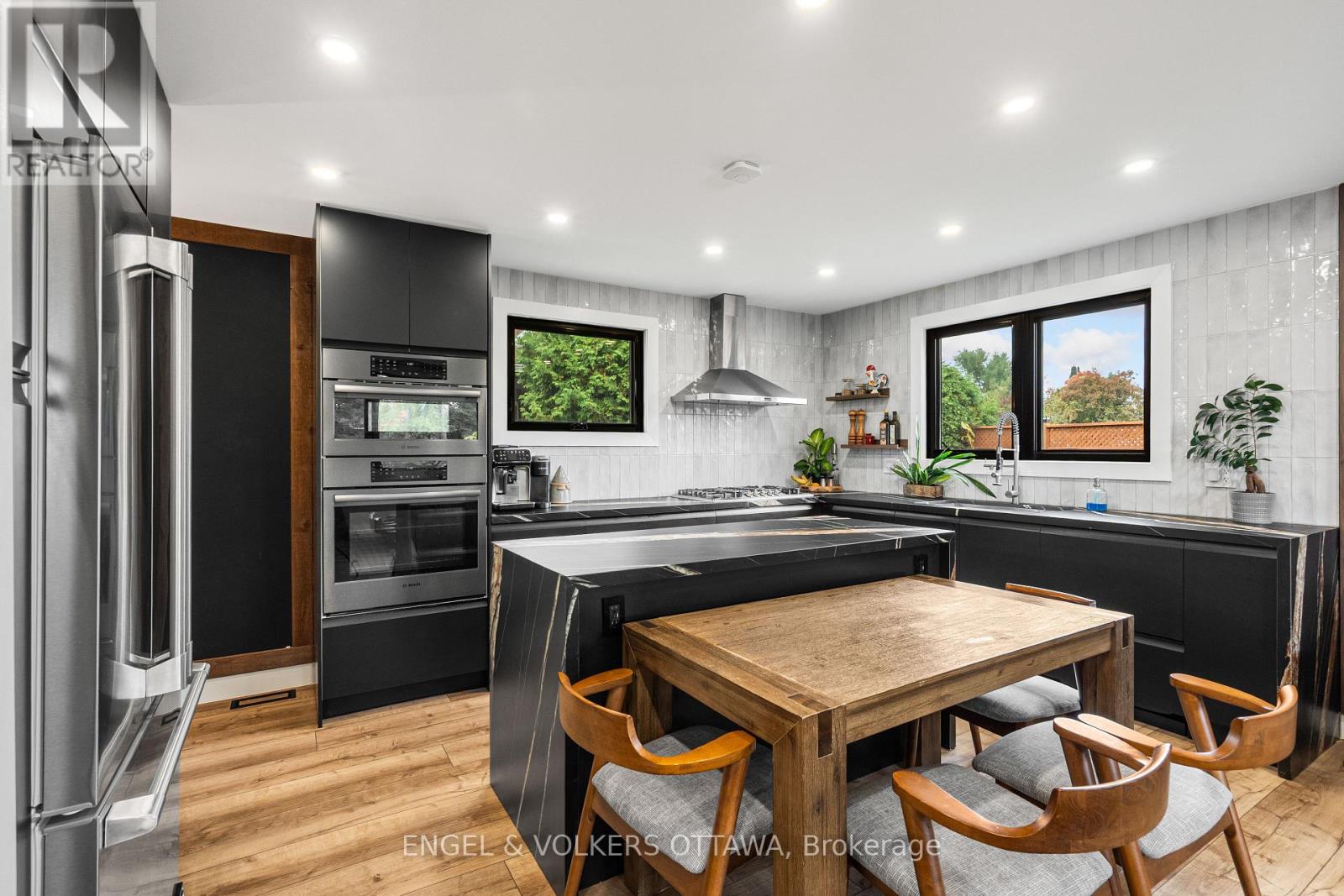 2 Davies Court, Ottawa, Ontario  K2L 1L6 - Photo 10 - X12721980