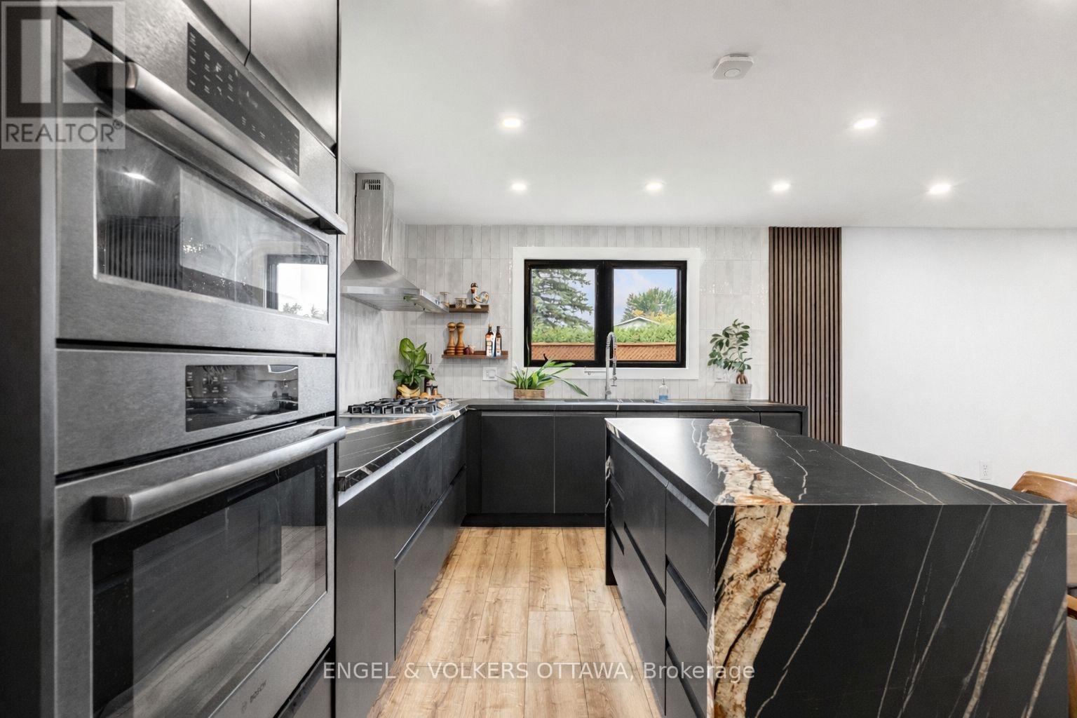 2 Davies Court, Ottawa, Ontario  K2L 1L6 - Photo 11 - X12721980