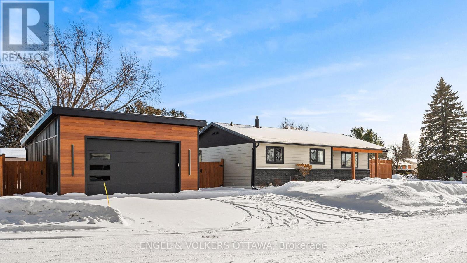 2 Davies Court, Ottawa, Ontario  K2L 1L6 - Photo 2 - X12721980