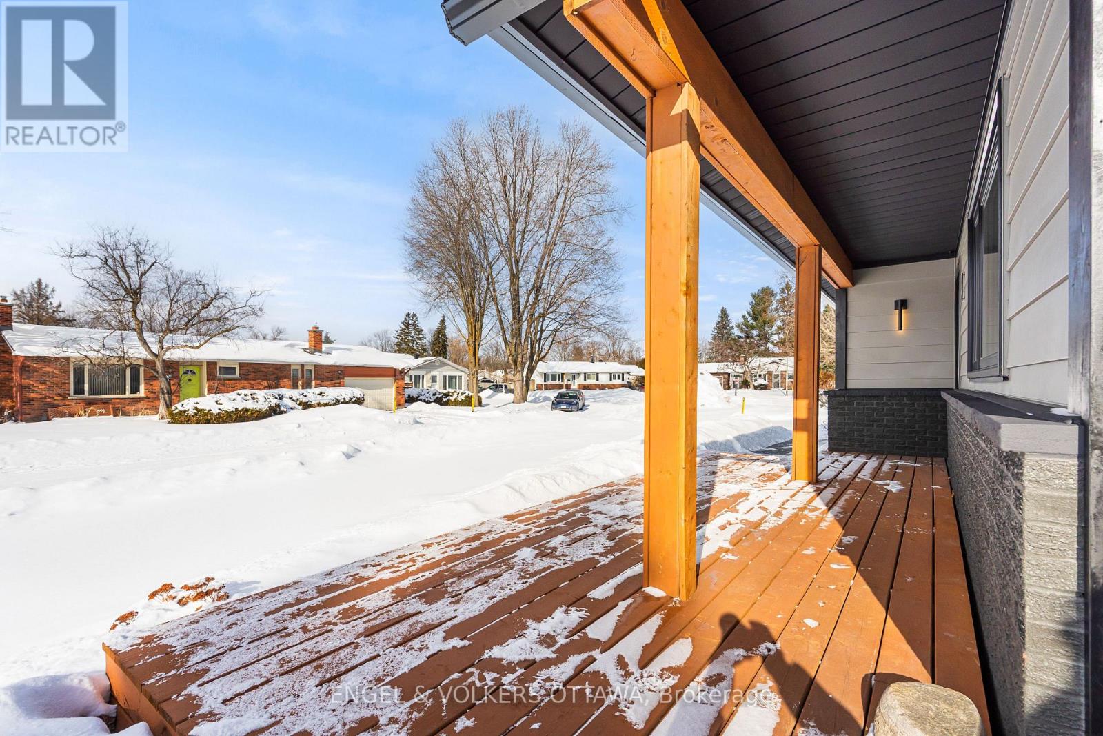 2 Davies Court, Ottawa, Ontario  K2L 1L6 - Photo 3 - X12721980