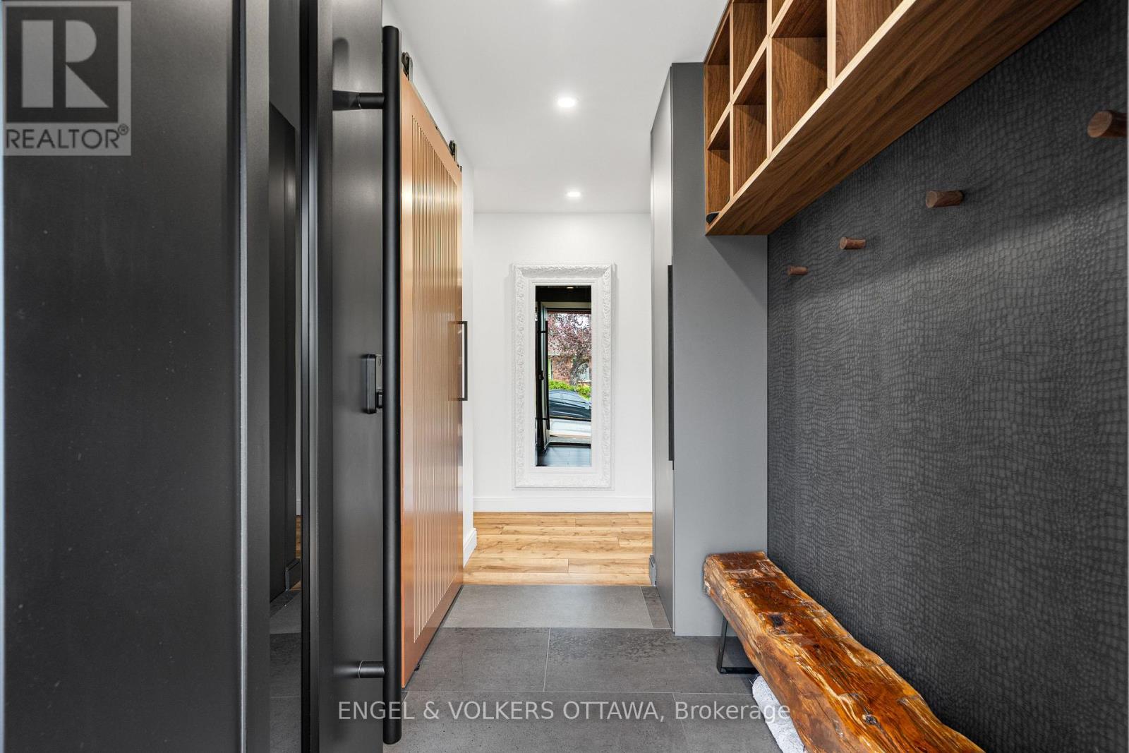 2 Davies Court, Ottawa, Ontario  K2L 1L6 - Photo 4 - X12721980