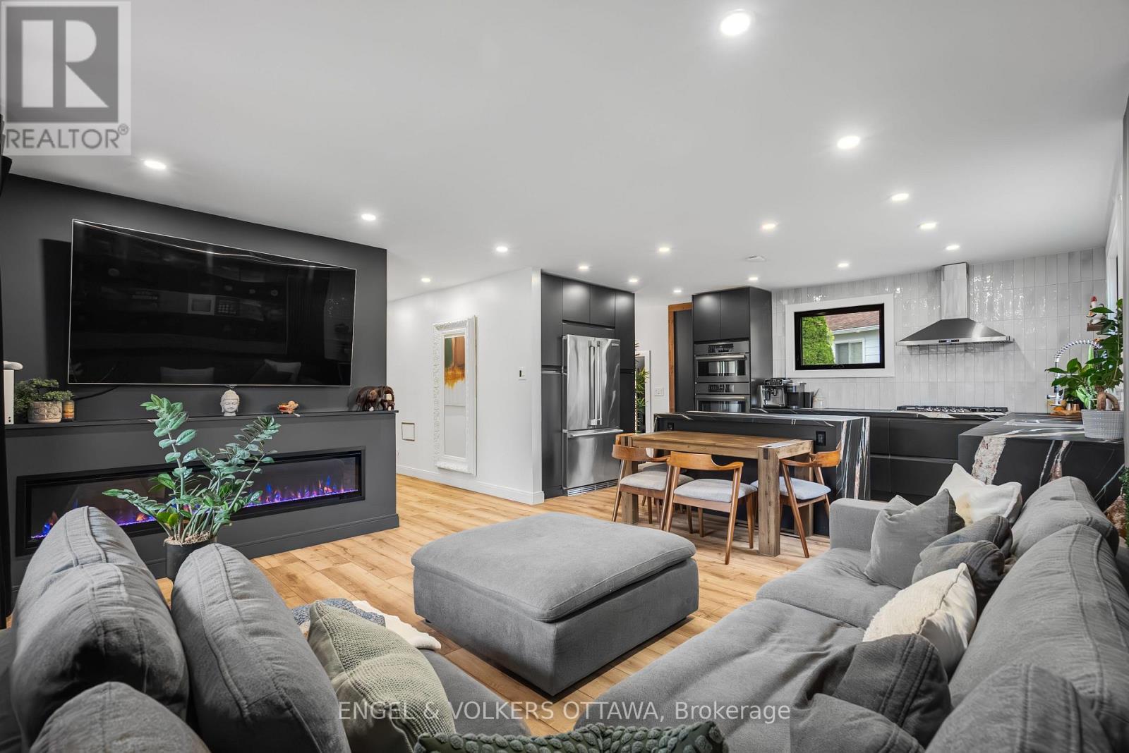 2 Davies Court, Ottawa, Ontario  K2L 1L6 - Photo 8 - X12721980