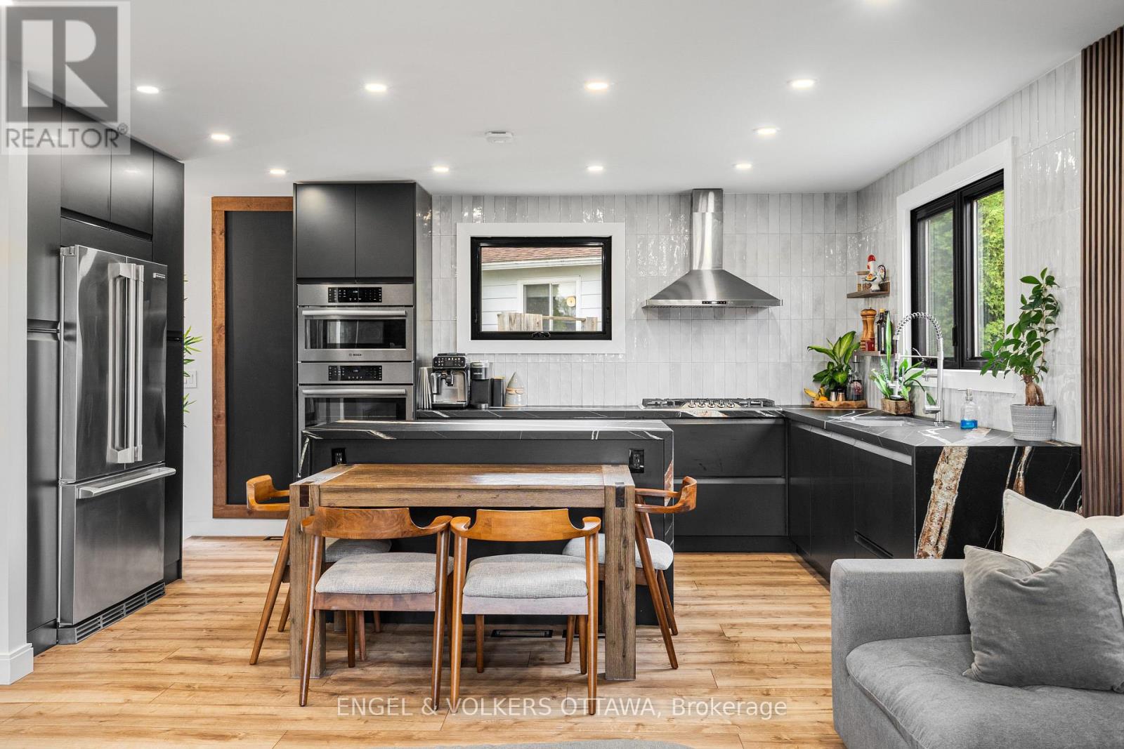 2 Davies Court, Ottawa, Ontario  K2L 1L6 - Photo 9 - X12721980