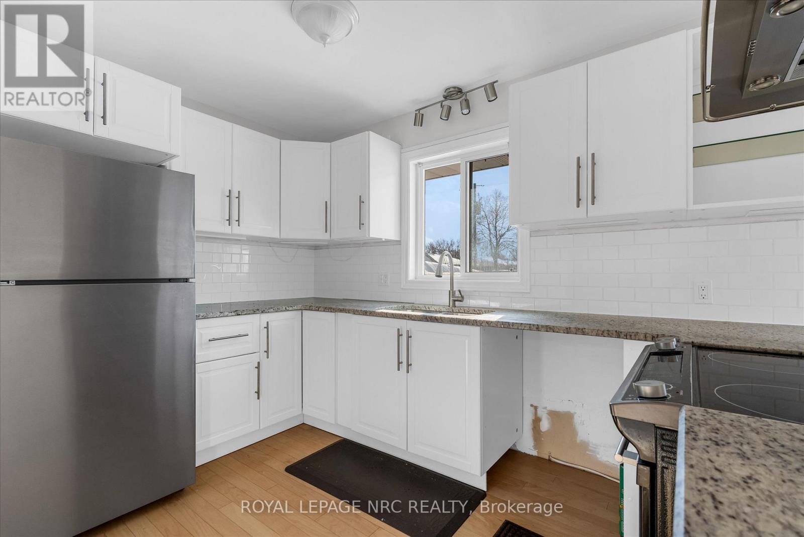 162 Ryerson Street, Thorold, Ontario  L2V 3Y3 - Photo 12 - X12721978