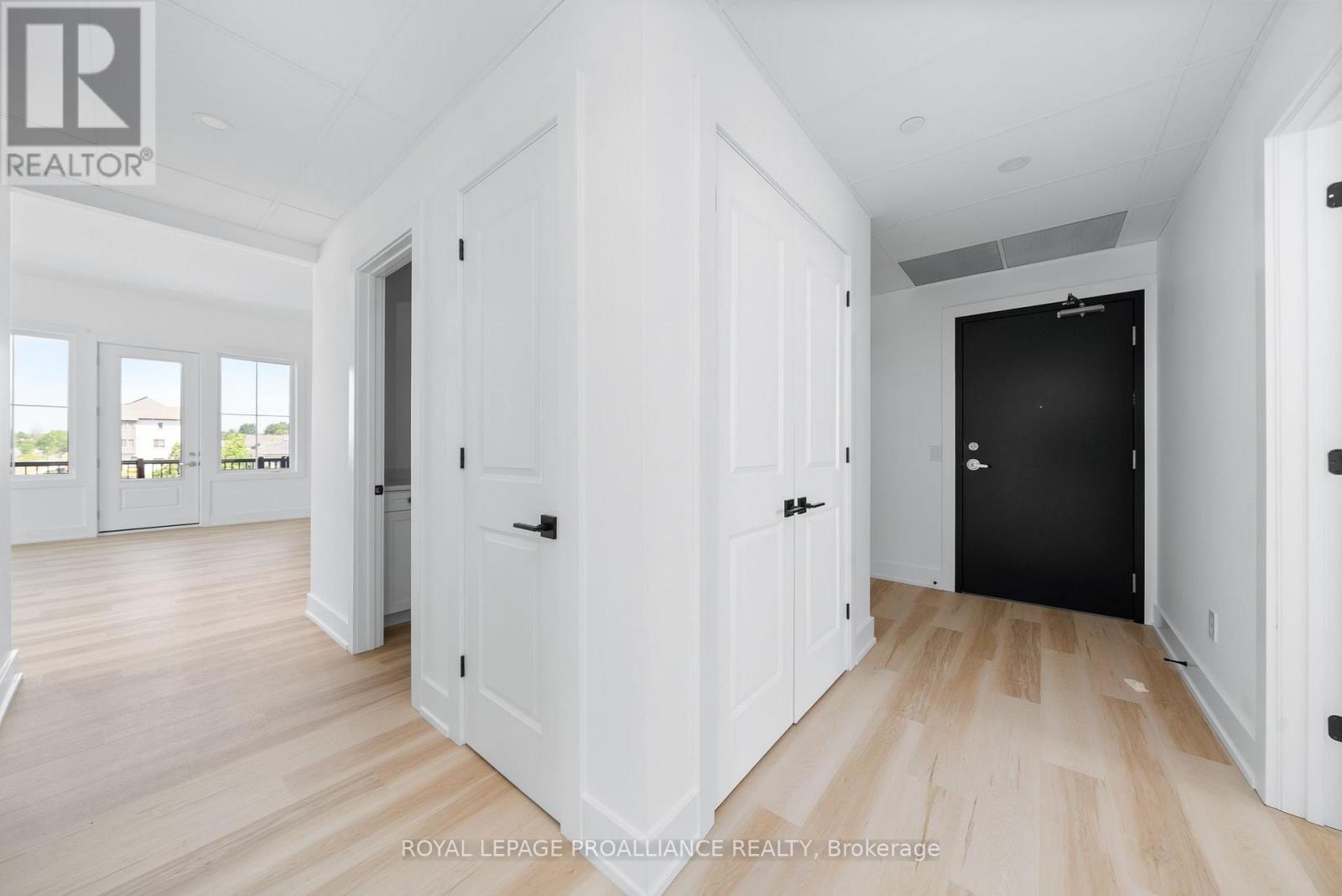 201 - 941 Charles Wilson Parkway, Cobourg, Ontario  K9A 0L2 - Photo 4 - X12378400