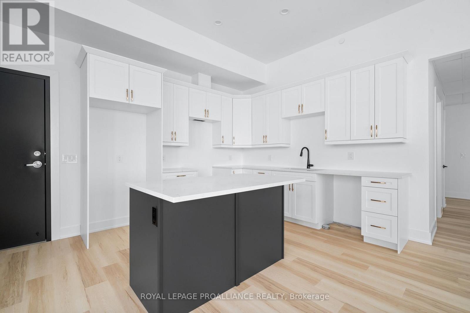 201 - 941 Charles Wilson Parkway, Cobourg, Ontario  K9A 0L2 - Photo 9 - X12378400