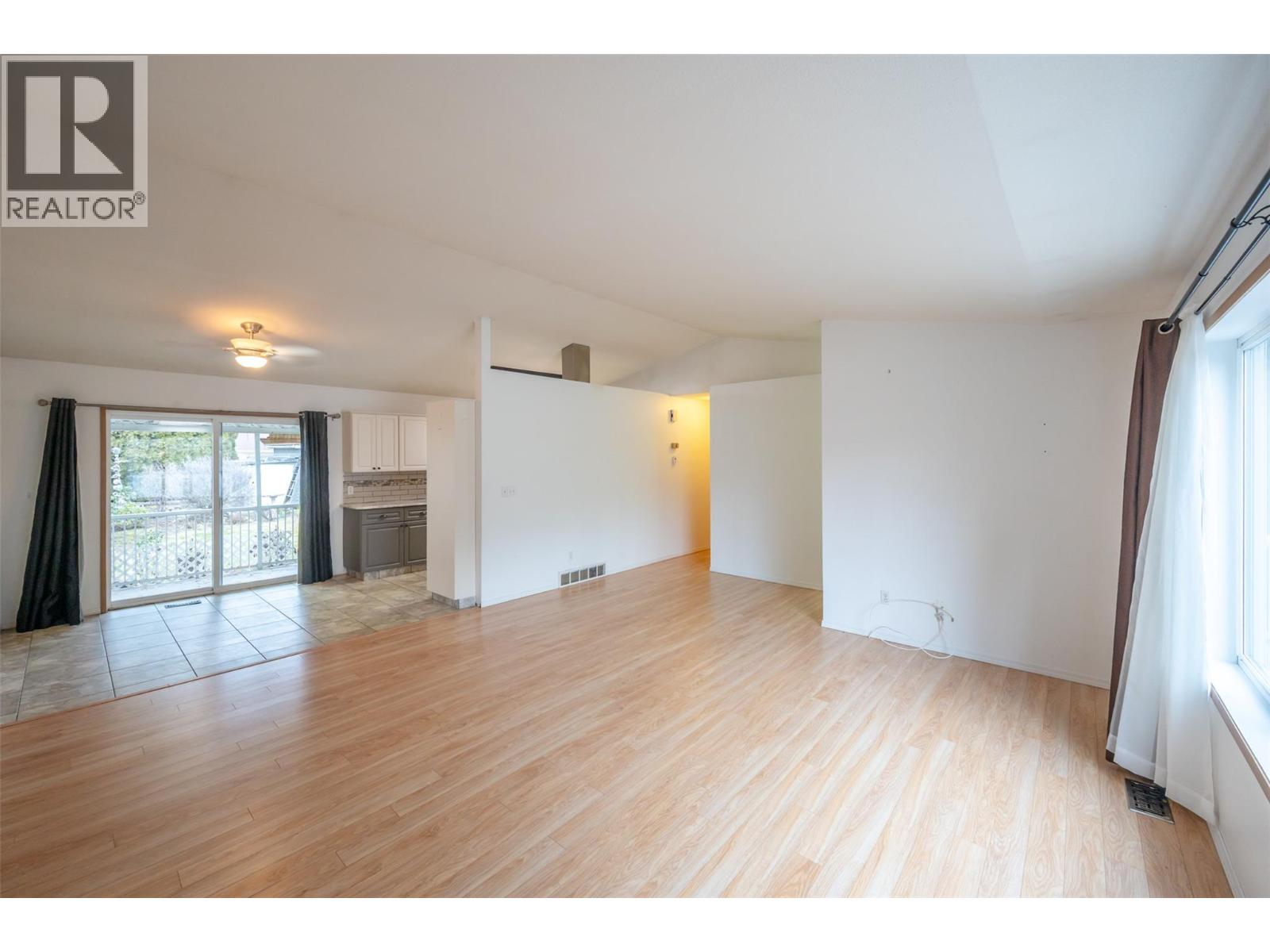 1334 Main Street, Okanagan Falls, British Columbia  V0H 1R4 - Photo 3 - 10373398