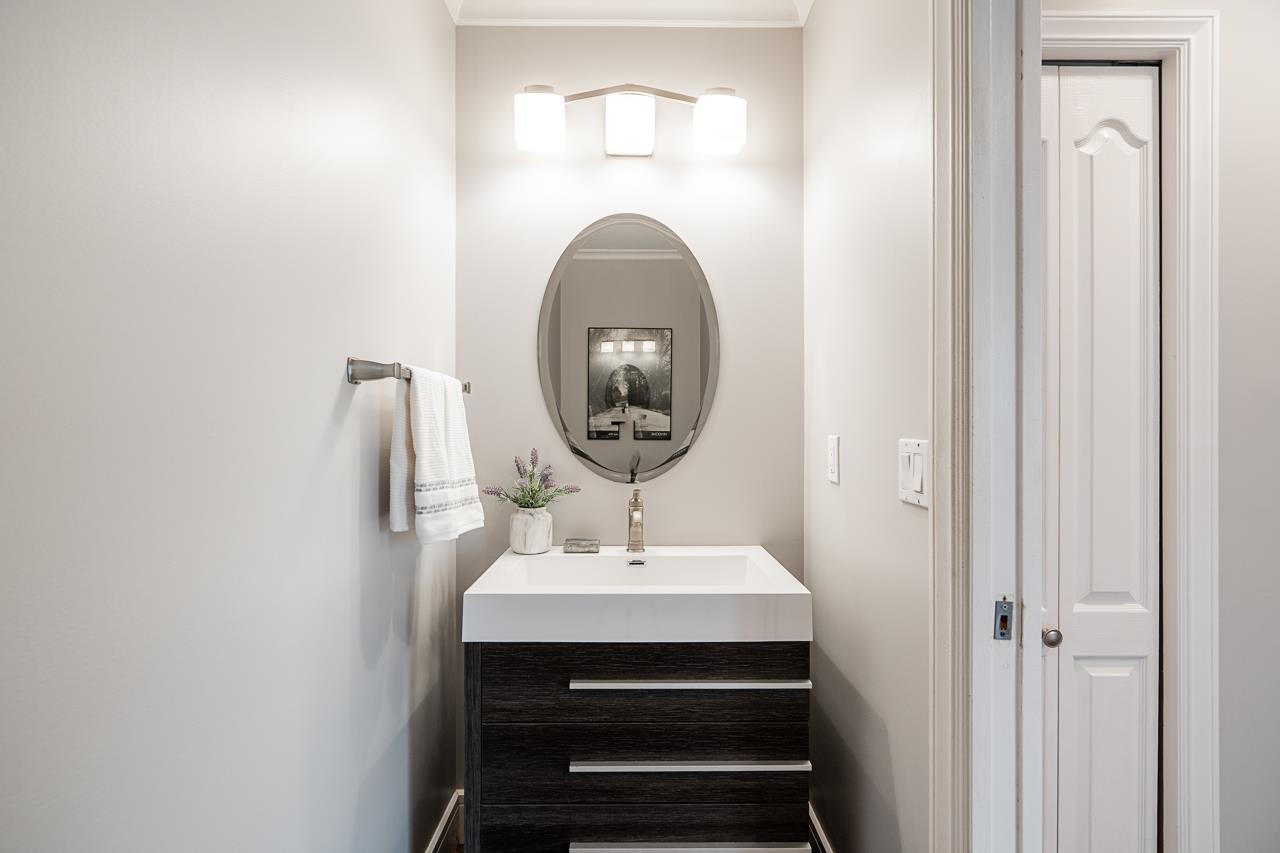 912 Habgood Street, White Rock, British Columbia  V4B 4W6 - Photo 11 - R3082281