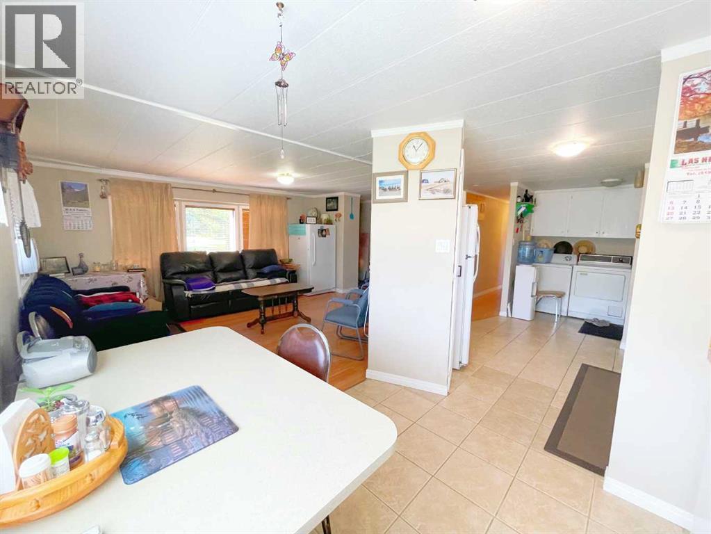 331 Armstrong Street, Carmangay, Alberta  T0L 0N0 - Photo 10 - A2268129