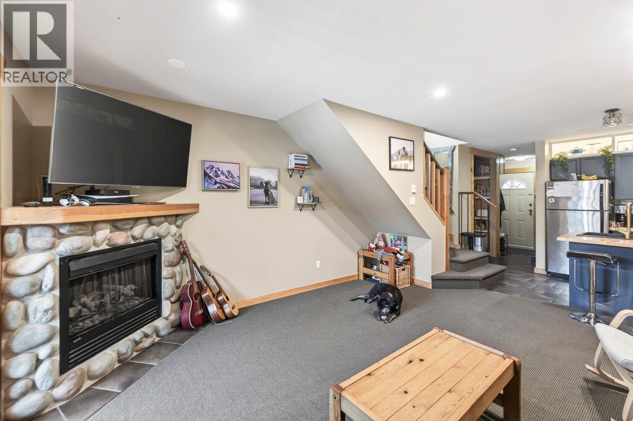 33 Rivermount Place, Fernie, British Columbia  V0B 1M7 - Photo 7 - 10373387