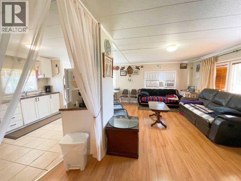 331 Armstrong Street, Carmangay, Alberta  T0L 0N0 - Photo 9 - A2268129