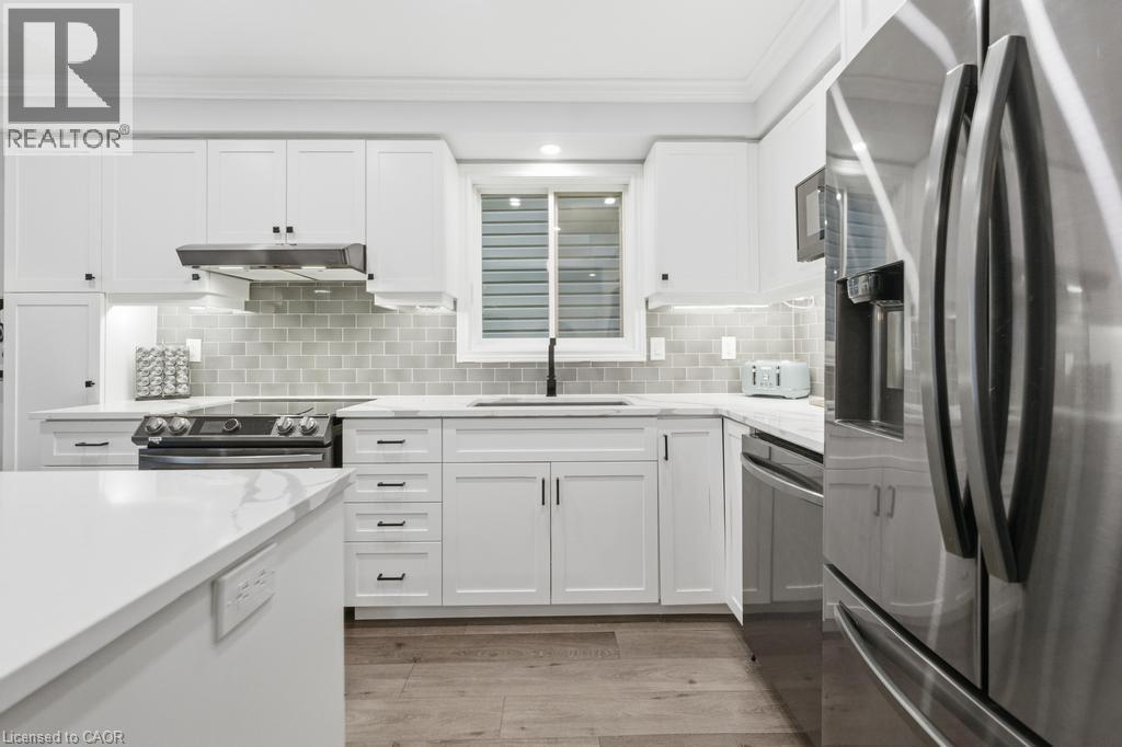 11 Glenhollow Drive, Stoney Creek, Ontario  L8J 3T2 - Photo 4 - 40792826