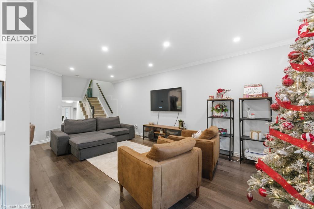11 Glenhollow Drive, Stoney Creek, Ontario  L8J 3T2 - Photo 8 - 40792826