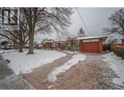 11 CRYSTAL Court, Hamilton, Ontario