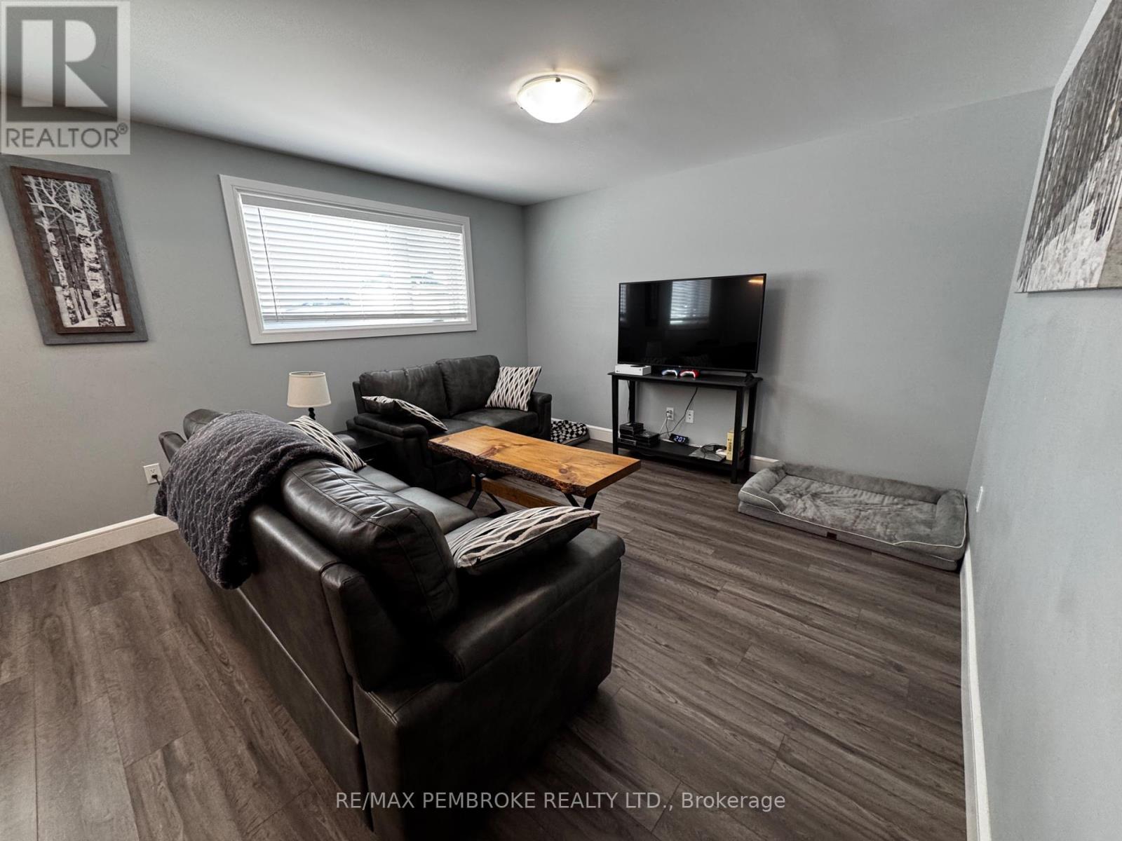 117 Chad Street, Petawawa, Ontario K8H 0G9 - Photo 14 - X12721946