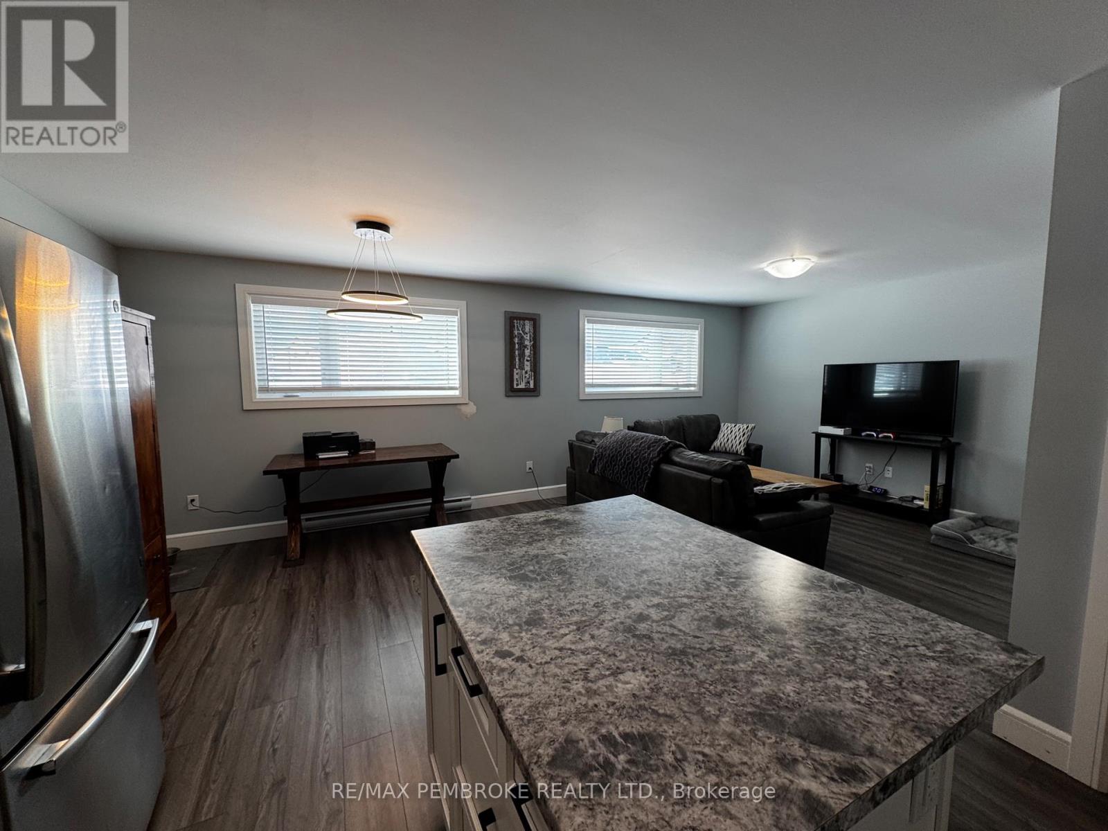 117 Chad Street, Petawawa, Ontario K8H 0G9 - Photo 15 - X12721946