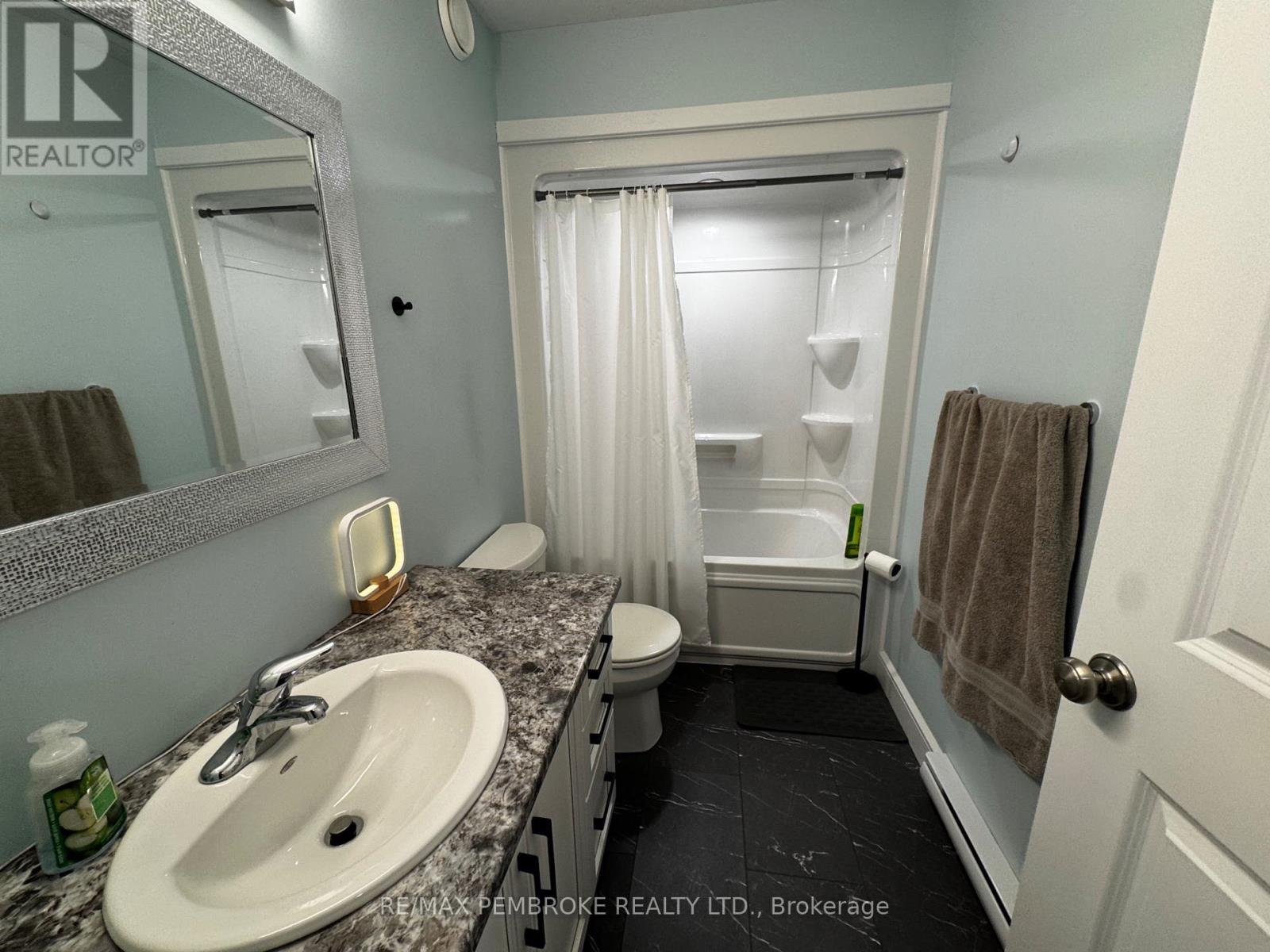 117 Chad Street, Petawawa, Ontario K8H 0G9 - Photo 18 - X12721946