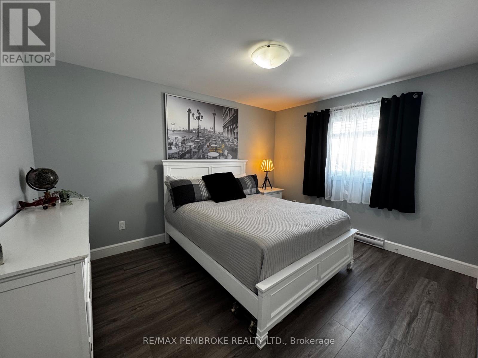 117 Chad Street, Petawawa, Ontario K8H 0G9 - Photo 7 - X12721946