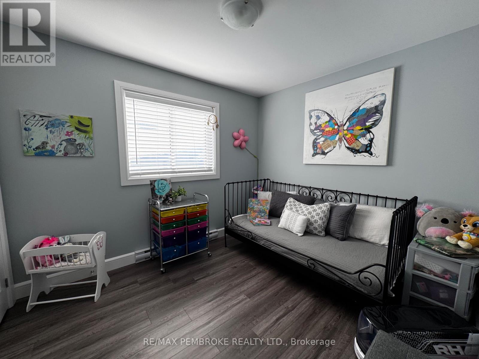 117 Chad Street, Petawawa, Ontario K8H 0G9 - Photo 9 - X12721946