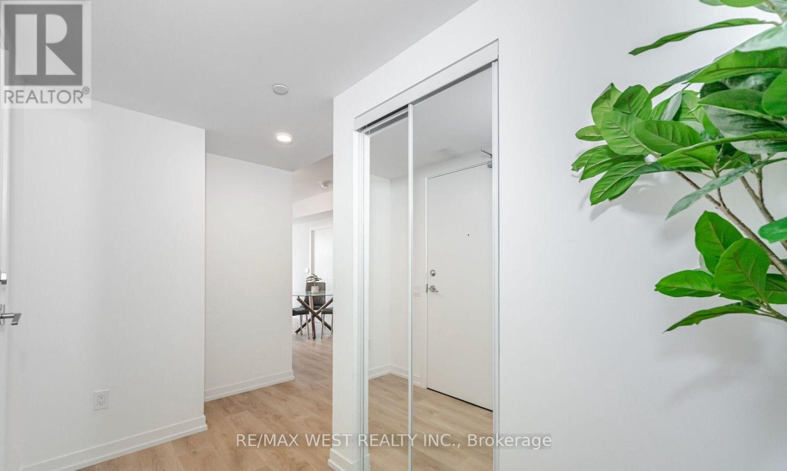 909 - 82 Dalhousie Street, Toronto, Ontario  M5B 0C5 - Photo 3 - C12721848