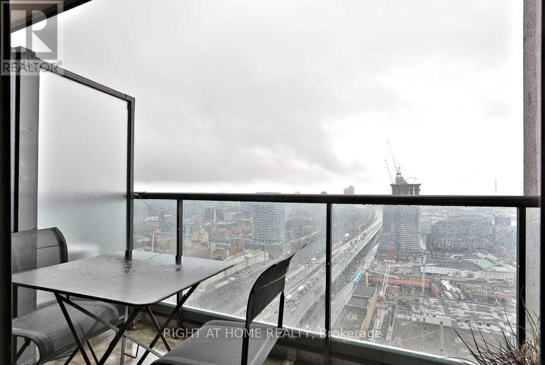 Ph 4004 - 16 Yonge Street, Toronto, Ontario  M5E 2A1 - Photo 14 - C12721906