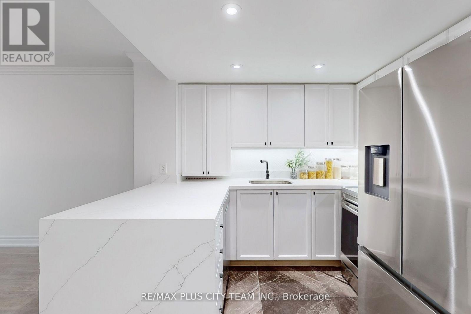 2515 - 8 Park Road, Toronto, Ontario  M4W 3S5 - Photo 8 - C12721994