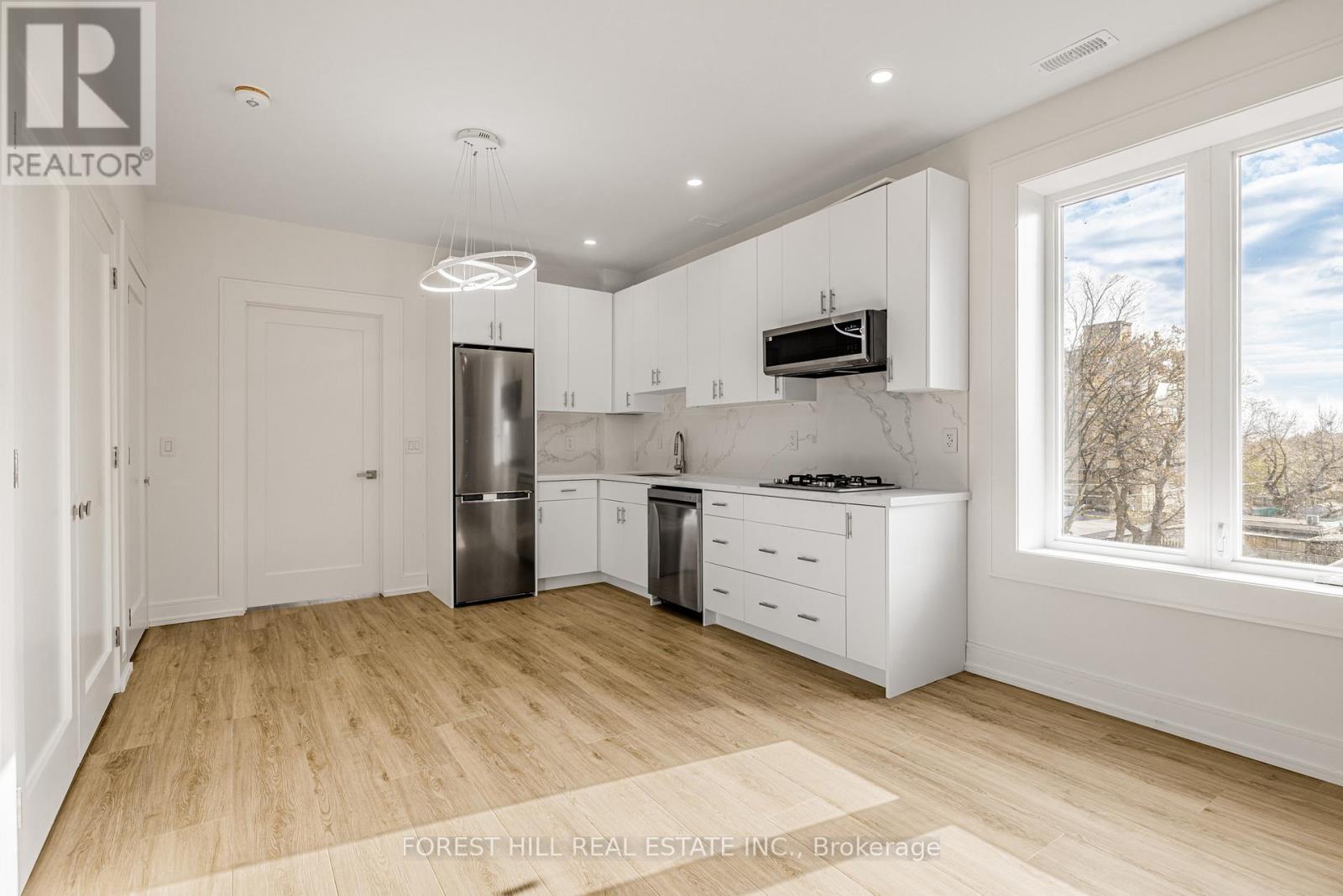 Unit 3 - 171 Cedric Avenue, Toronto, Ontario  M6C 3X7 - Photo 4 - C12722016