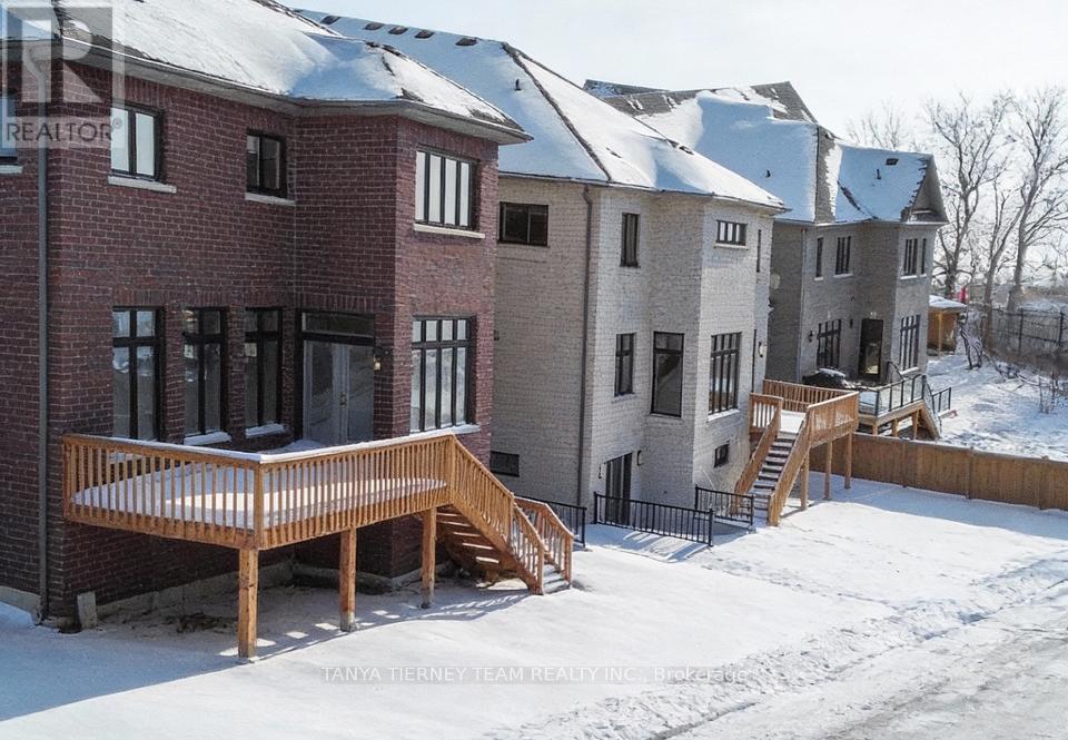 48 Carnwith Drive W, Whitby, Ontario  L1M 2L1 - Photo 11 - E12721844