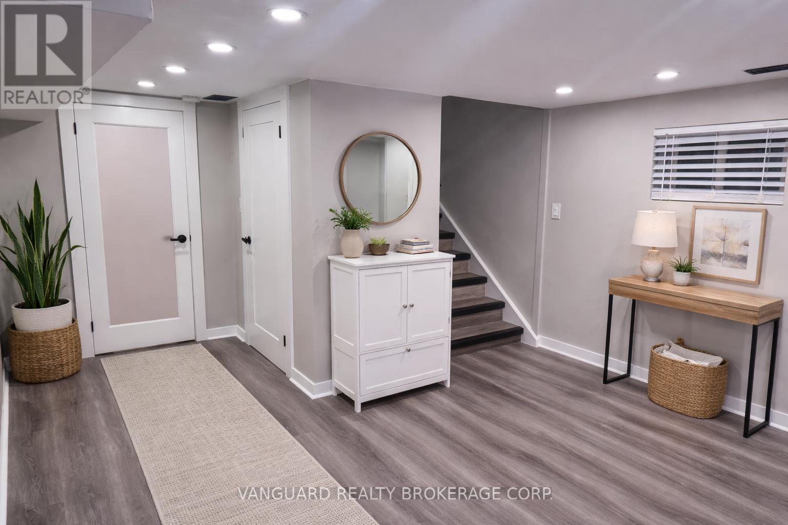 Lower - 753 Sunnypoint Drive, Newmarket, Ontario  L3Y 2Z7 - Photo 4 - N12721882