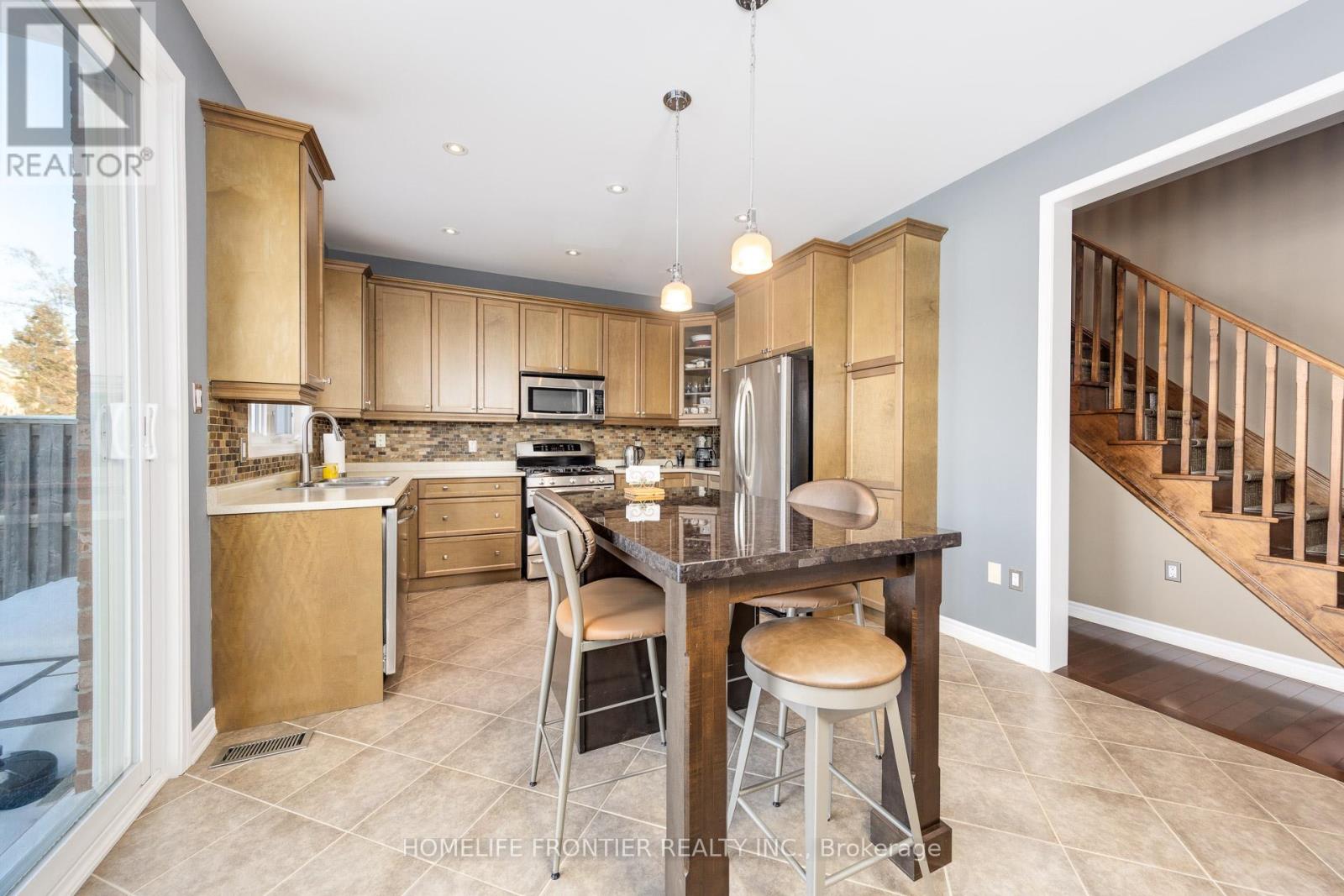 178 Miltrose Crescent, Whitchurch-Stouffville, Ontario  L4A 0R3 - Photo 13 - N12721938