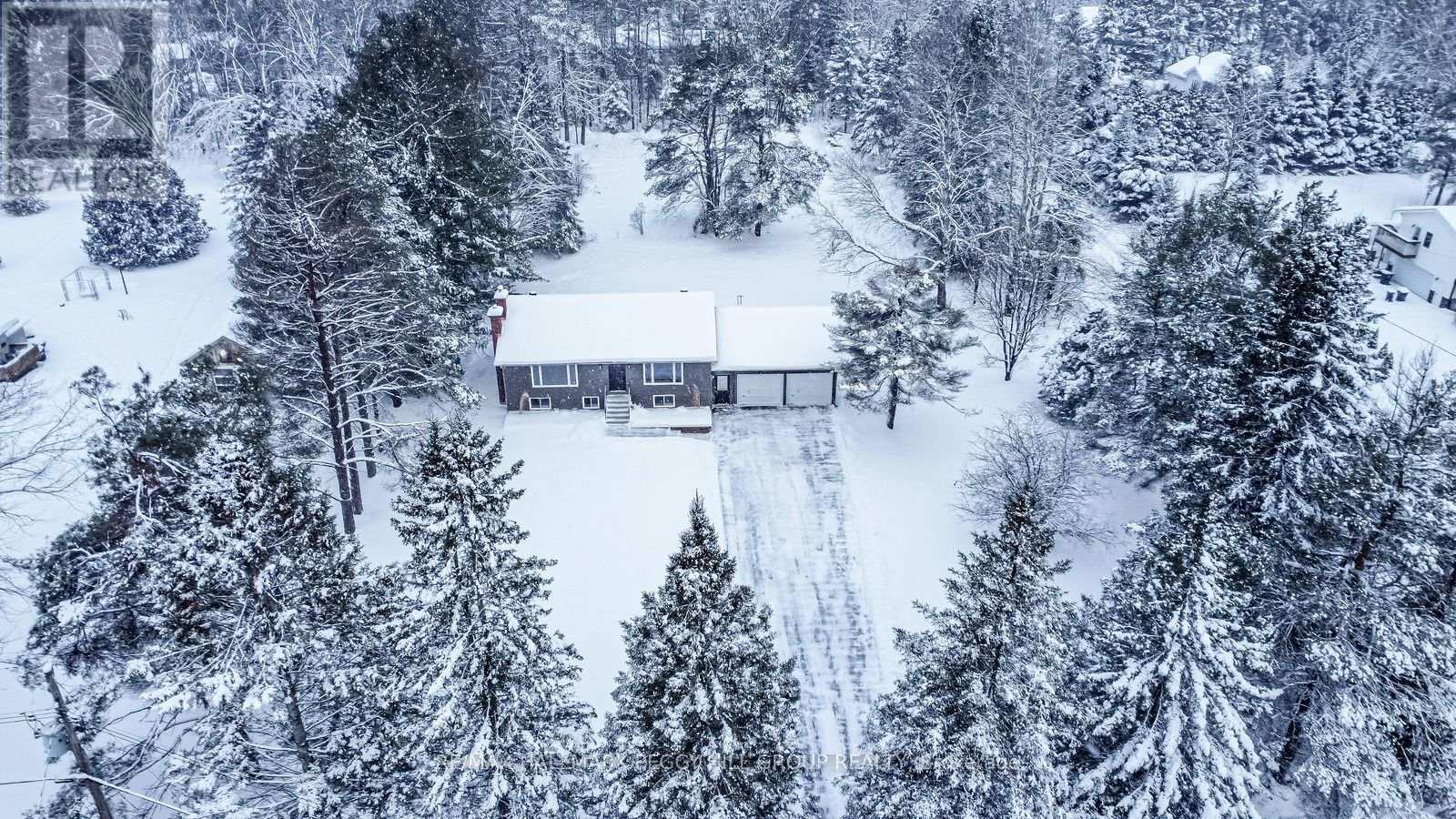 16 HILLVIEW CRESCENT, Springwater, Ontario