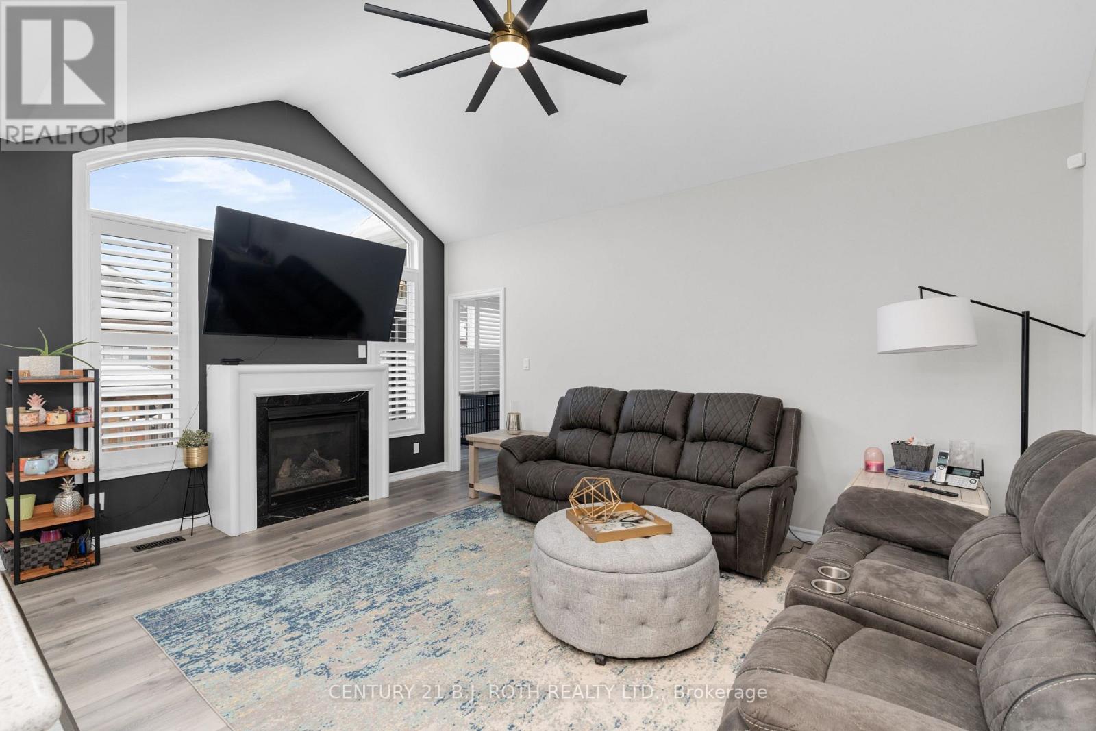 16 Cristiano Avenue, Wasaga Beach, Ontario  L9Z 0H5 - Photo 7 - S12721926