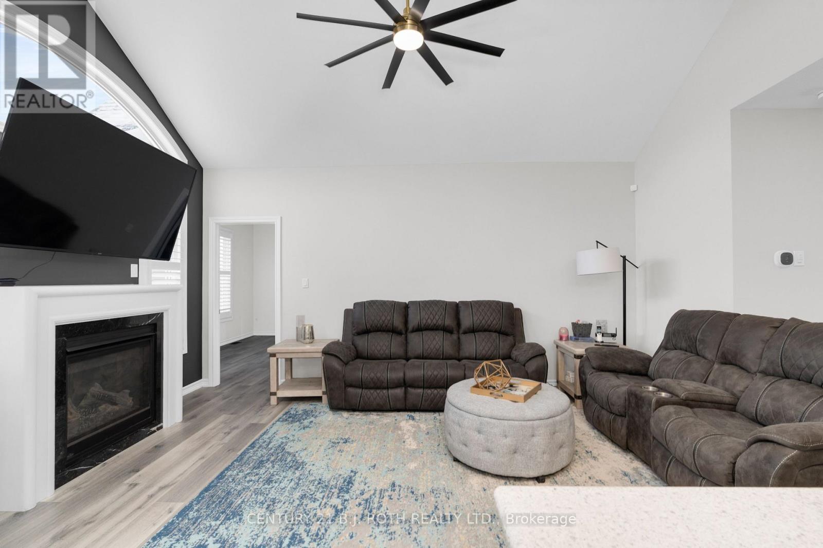 16 Cristiano Avenue, Wasaga Beach, Ontario  L9Z 0H5 - Photo 8 - S12721926