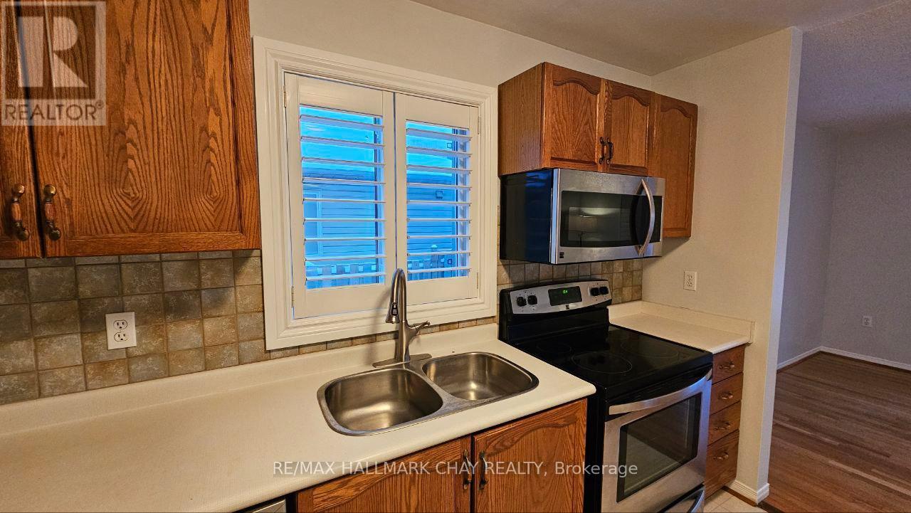 54 Ward Drive, Barrie, Ontario  L4N 7P2 - Photo 10 - S12721966