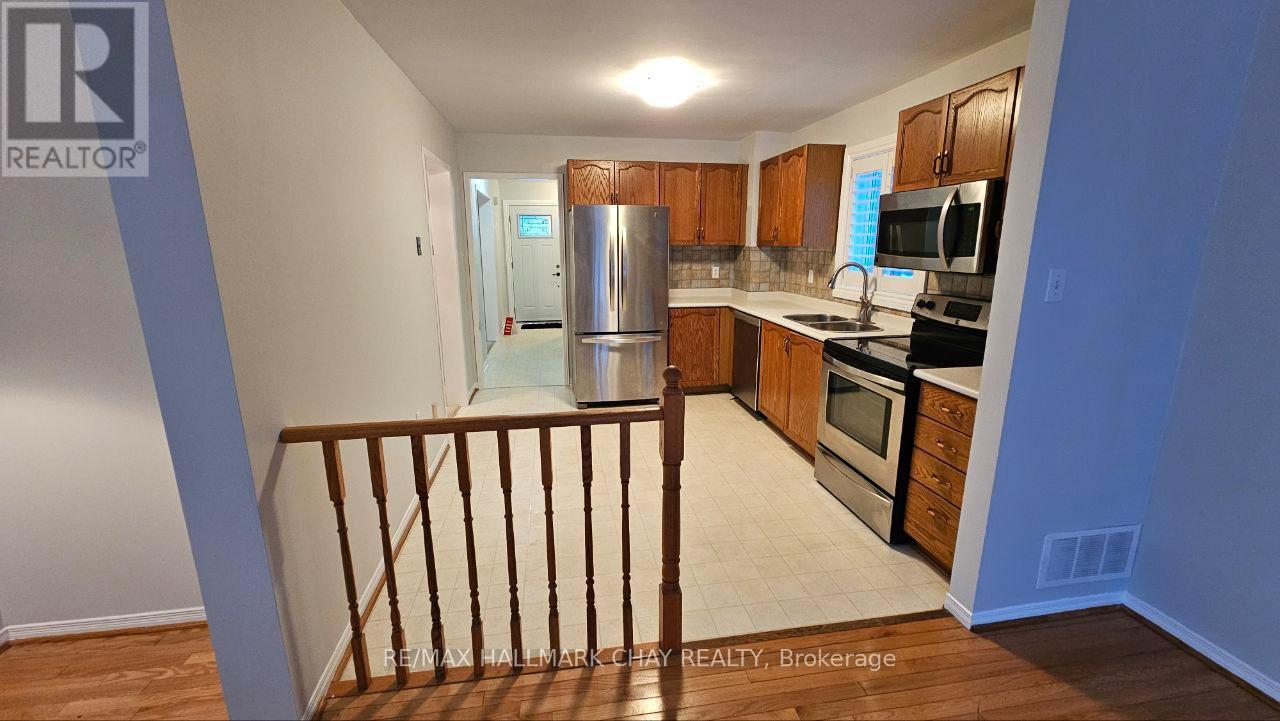 54 Ward Drive, Barrie, Ontario  L4N 7P2 - Photo 14 - S12721966