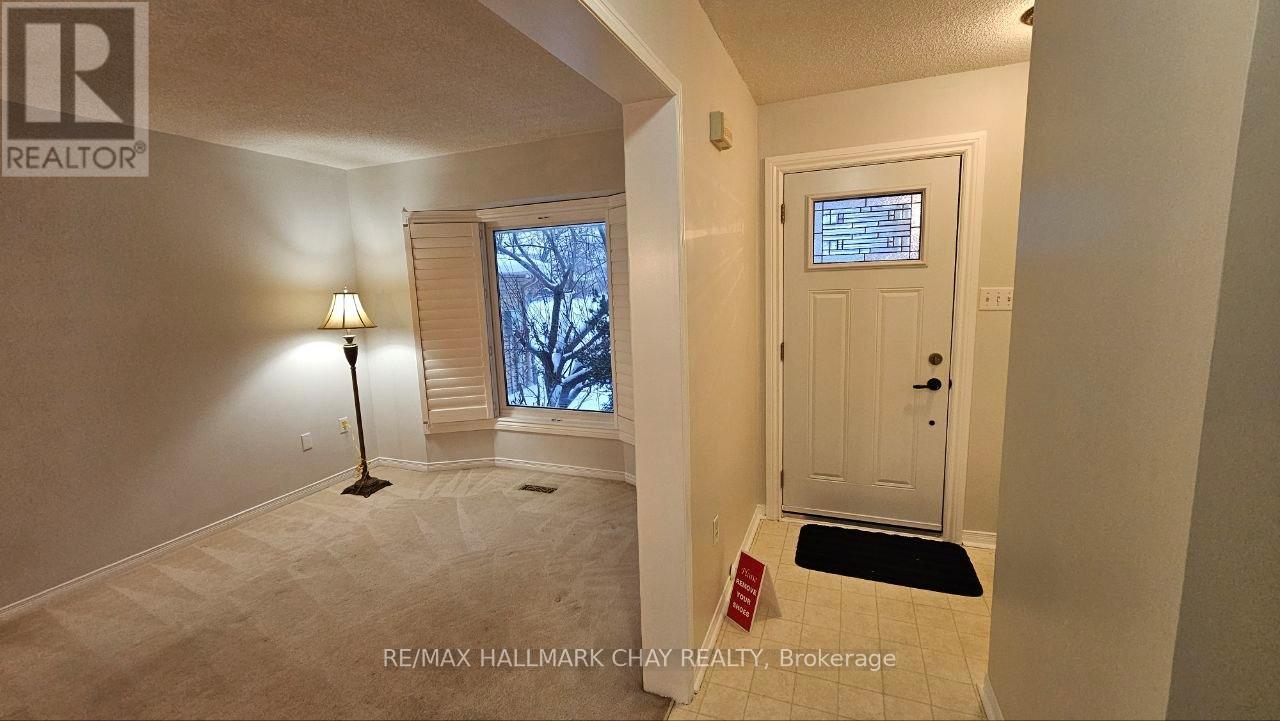 54 Ward Drive, Barrie, Ontario  L4N 7P2 - Photo 4 - S12721966