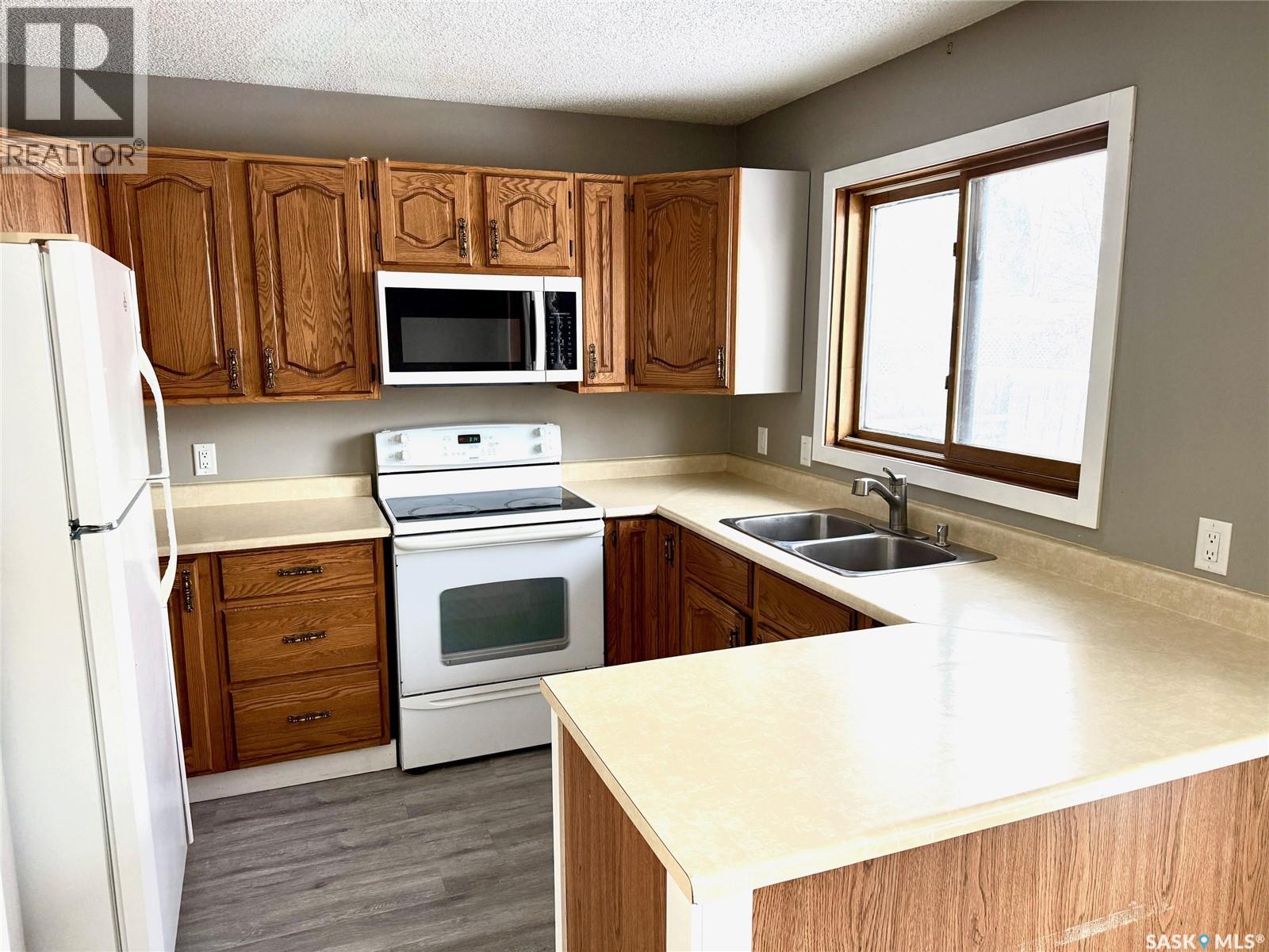 354 Allegretto Crescent, Saskatoon, Saskatchewan  S7K 6R5 - Photo 7 - SK024786