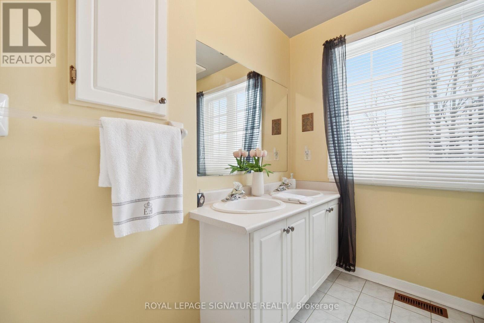 6526 Song Bird Crescent, Mississauga, Ontario  L5W 1E1 - Photo 37 - W12721846